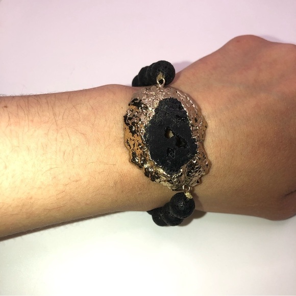 Lava Rock & Druzy Quartz Black Stone Stretch Bracelet Gold Tone OS - Picture 4 of 4